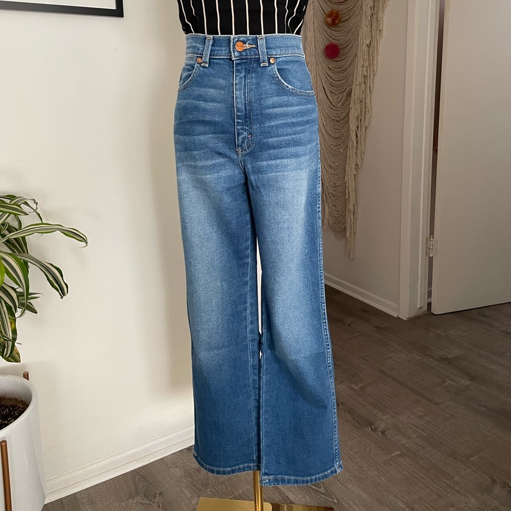Wrangler Heritage Fit High-Waist Cropped Jeans 27